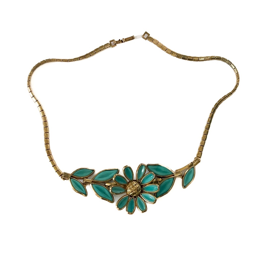 VTG Trifari Flower Necklace